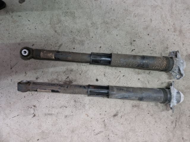 bontott VW GOLF VII Hátsó Lengéscsillapító Pár