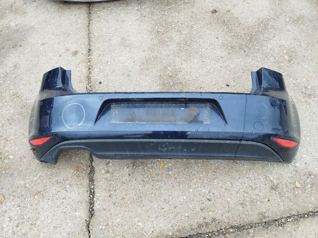 bontott VW GOLF VII Hátsó Lökhárító (Részeivel)