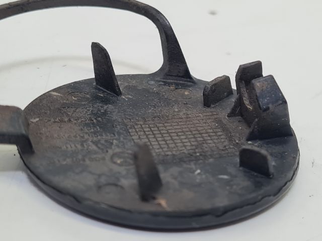 bontott VW GOLF VII Hátsó Vonószem Burkolat