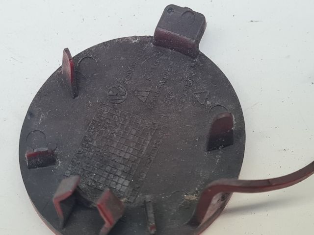 bontott VW GOLF VII Hátsó Vonószem Burkolat