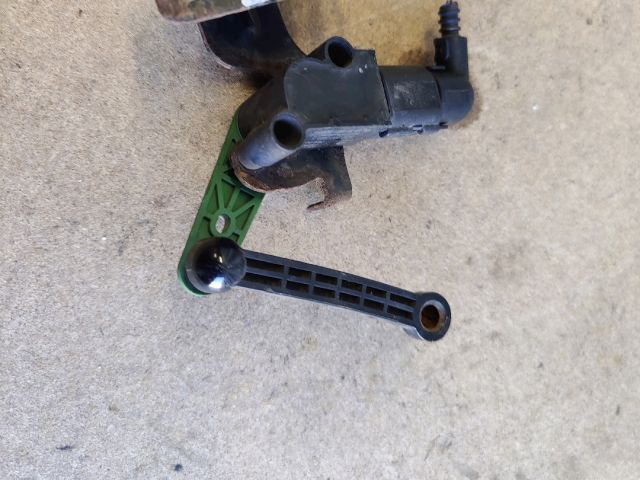 bontott VW GOLF VII Hátsó Xenon Szintszabályzó Jeladó