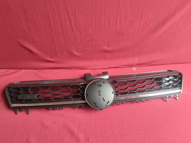 bontott VW GOLF VII Hűtőrács