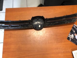 bontott VW GOLF VII Hűtőrács