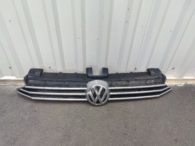 bontott VW GOLF VII Hűtőrács