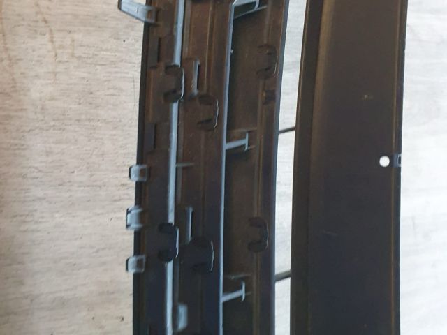 bontott VW GOLF VII Hűtőrács