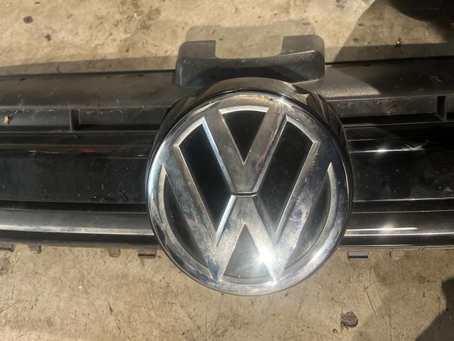 bontott VW GOLF VII Hűtőrács