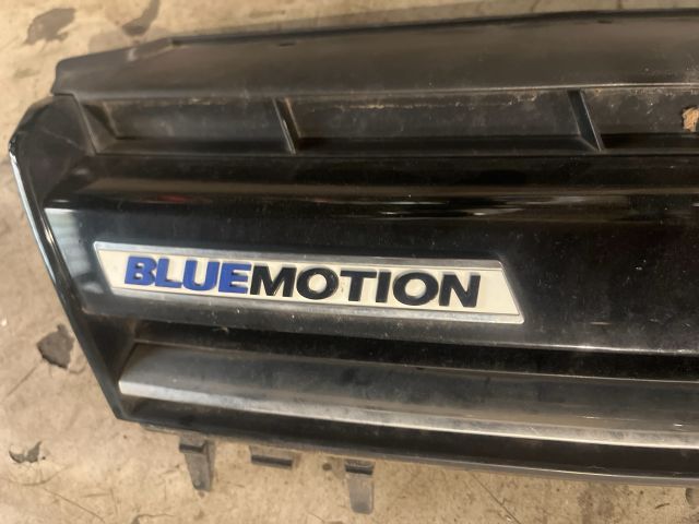 bontott VW GOLF VII Hűtőrács