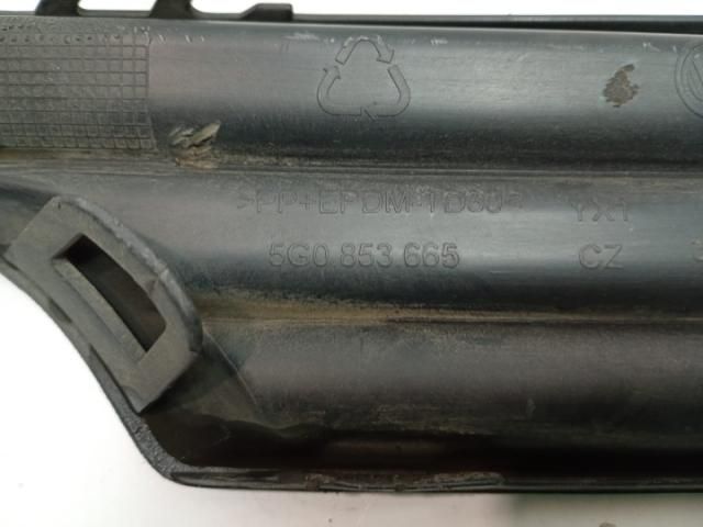 bontott VW GOLF VII Hűtőrács