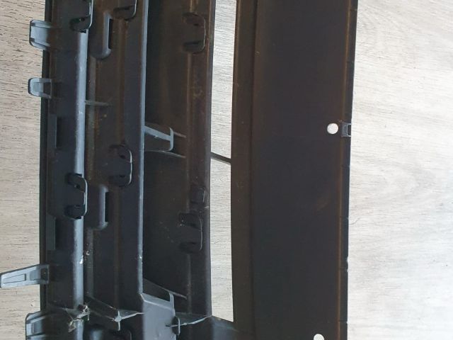 bontott VW GOLF VII Hűtőrács