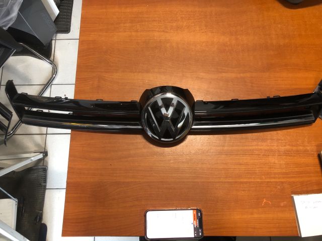 bontott VW GOLF VII Hűtőrács