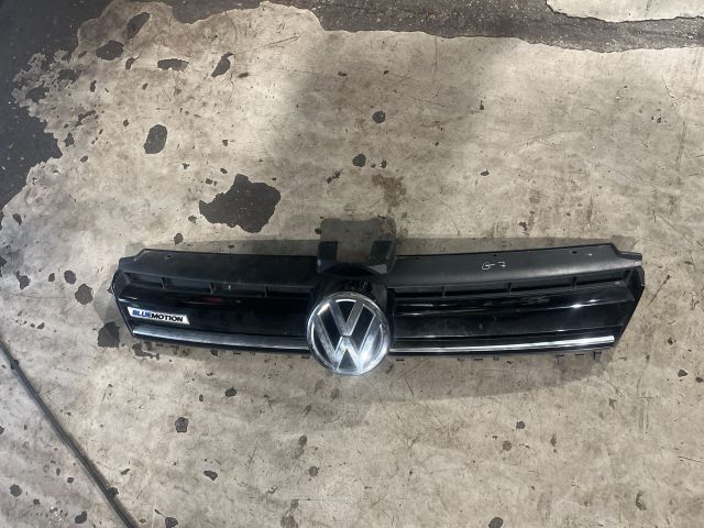 bontott VW GOLF VII Hűtőrács