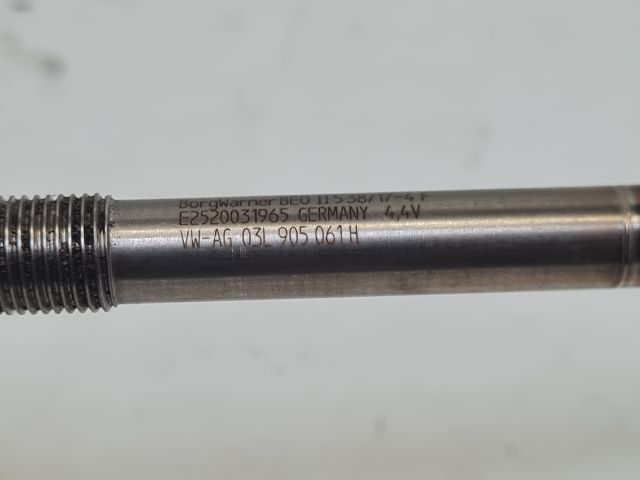 bontott VW GOLF VII Izzító/Gyújtó Gyertya