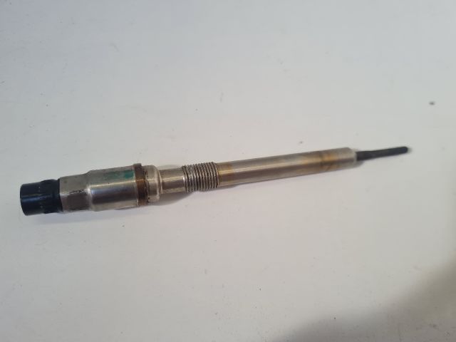 bontott VW GOLF VII Izzító/Gyújtó Gyertya