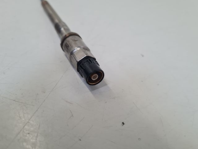 bontott VW GOLF VII Izzító/Gyújtó Gyertya