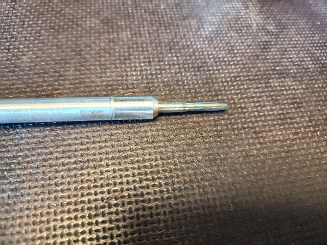 bontott VW GOLF VII Izzító/Gyújtó Gyertya