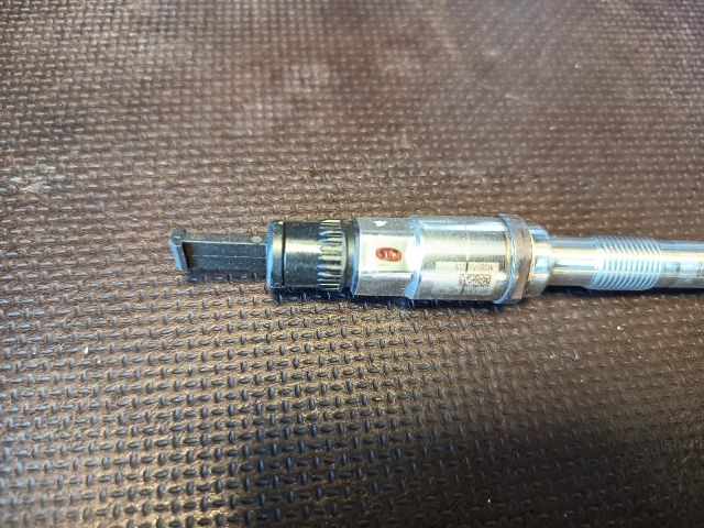 bontott VW GOLF VII Izzító/Gyújtó Gyertya