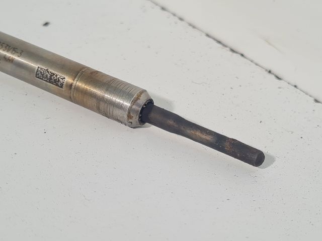 bontott VW GOLF VII Izzító/Gyújtó Gyertya