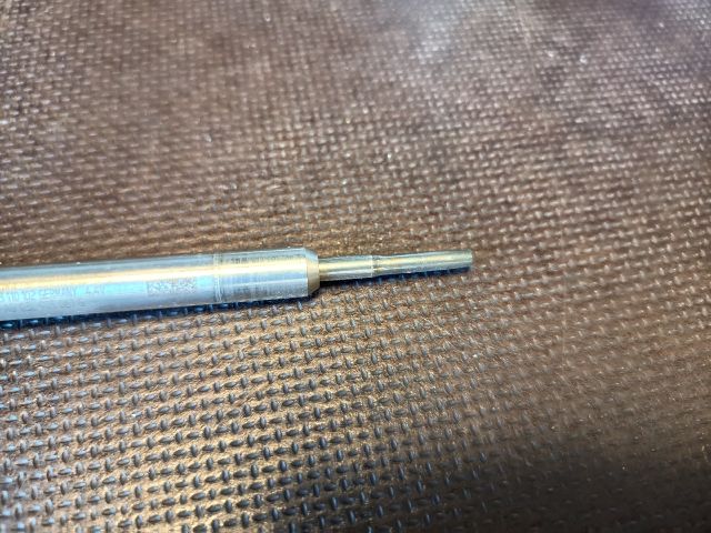 bontott VW GOLF VII Izzító/Gyújtó Gyertya