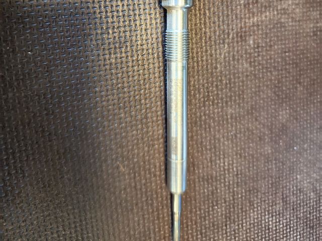 bontott VW GOLF VII Izzító/Gyújtó Gyertya