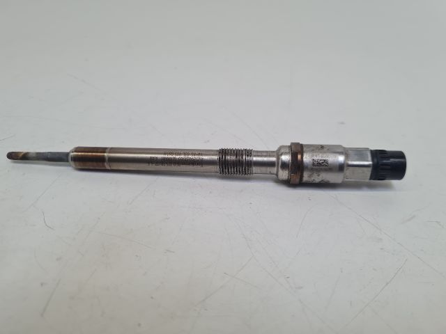 bontott VW GOLF VII Izzító/Gyújtó Gyertya