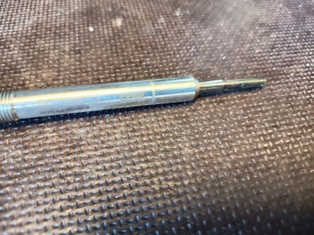 bontott VW GOLF VII Izzító/Gyújtó Gyertya