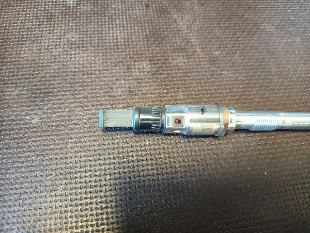 bontott VW GOLF VII Izzító/Gyújtó Gyertya