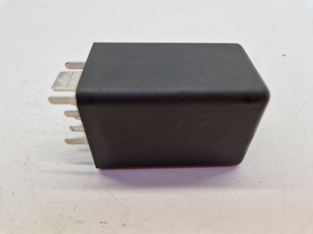 bontott VW GOLF VII Izzító Relé