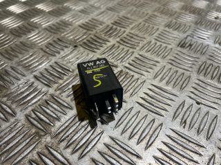 bontott VW GOLF VII Izzító Relé