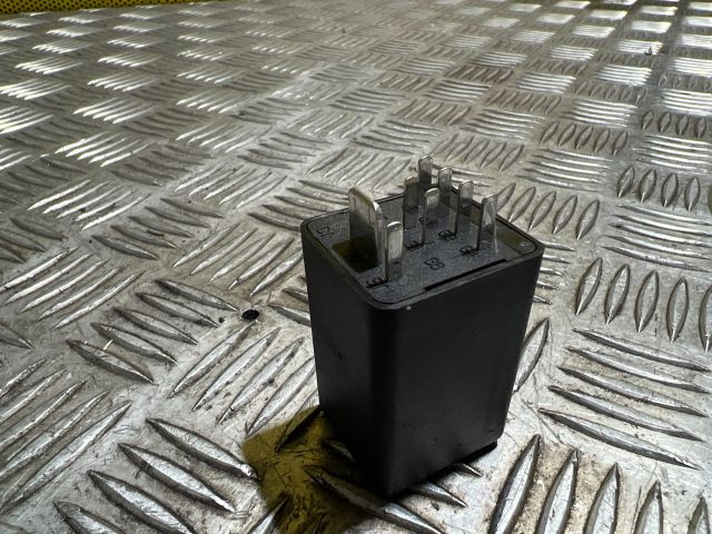 bontott VW GOLF VII Izzító Relé