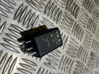 bontott VW GOLF VII Izzító Relé