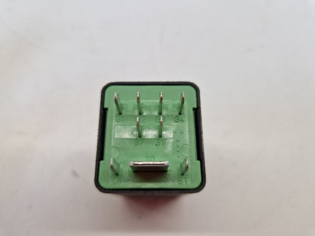 bontott VW GOLF VII Izzító Relé