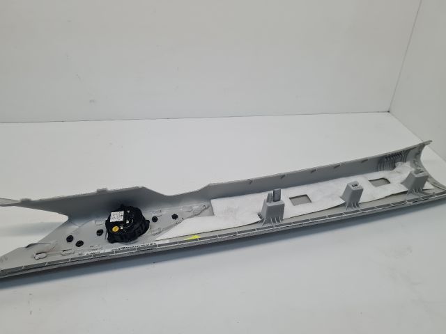 bontott VW GOLF VII Jobb A Oszlop Hangszóró Burkolat