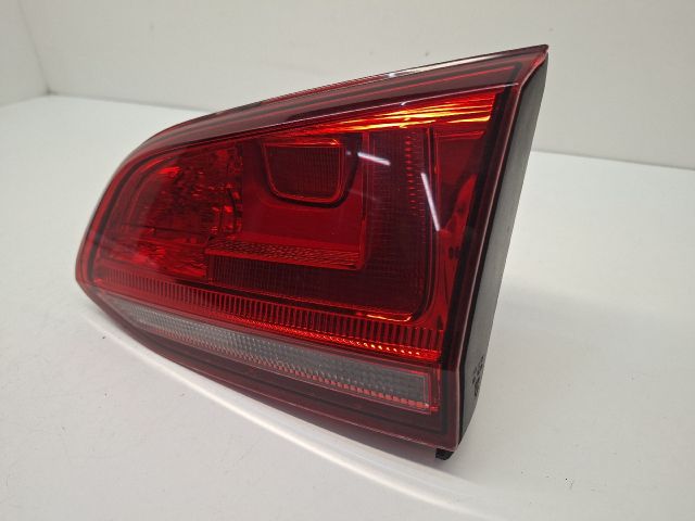 bontott VW GOLF VII Jobb Belső Hátsó Lámpa