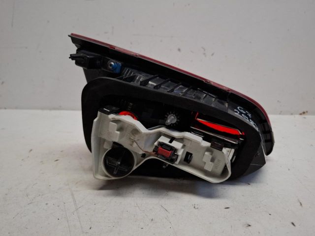 bontott VW GOLF VII Jobb Belső Hátsó Lámpa