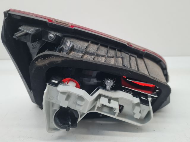 bontott VW GOLF VII Jobb Belső Hátsó Lámpa