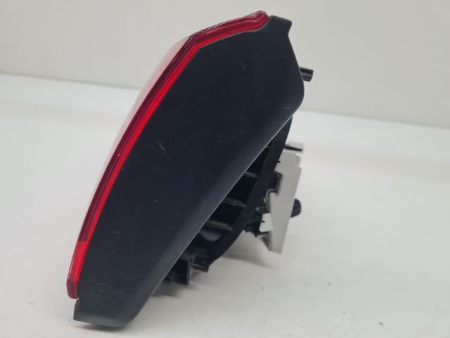 bontott VW GOLF VII Jobb Belső Hátsó Lámpa