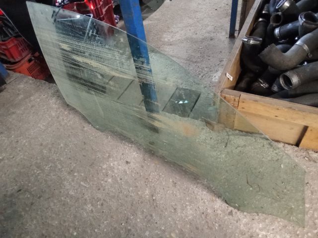 bontott VW GOLF VII Jobb első Ablak