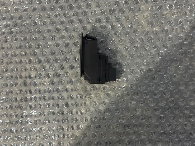 bontott VW GOLF VII Jobb első Ablakemelő Kapcsoló