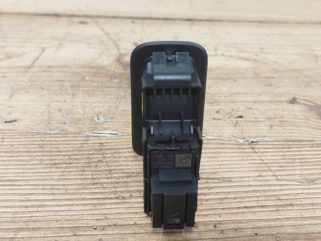 bontott VW GOLF VII Jobb első Ablakemelő Kapcsoló