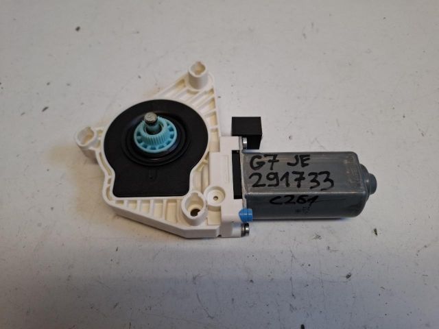 bontott VW GOLF VII Jobb első Ablakemelő Motor