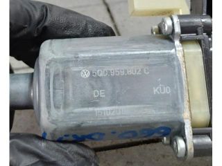 bontott VW GOLF VII Jobb első Ablakemelő Motor