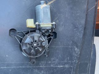 bontott VW GOLF VII Jobb első Ablakemelő Motor