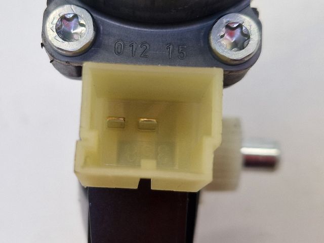 bontott VW GOLF VII Jobb első Ablakemelő Motor