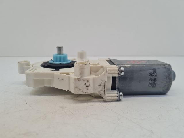 bontott VW GOLF VII Jobb első Ablakemelő Motor