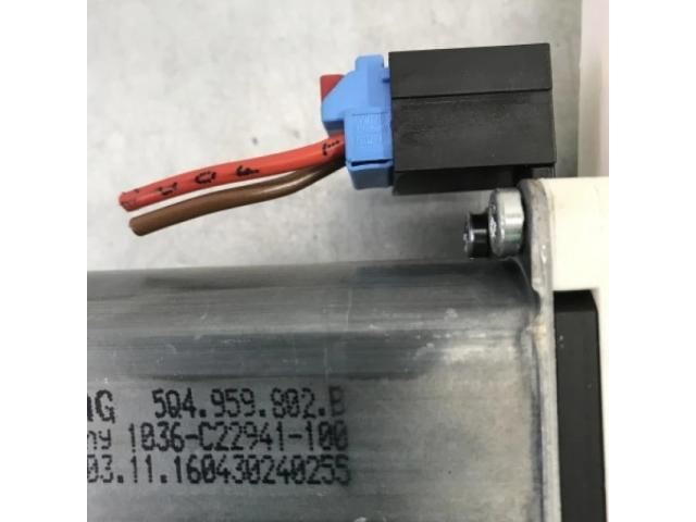 bontott VW GOLF VII Jobb első Ablakemelő Motor