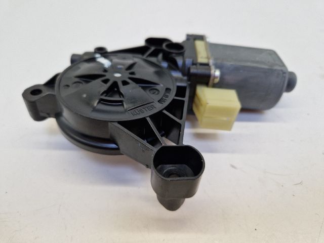 bontott VW GOLF VII Jobb első Ablakemelő Motor