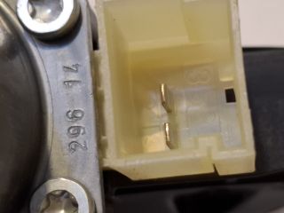 bontott VW GOLF VII Jobb első Ablakemelő Motor