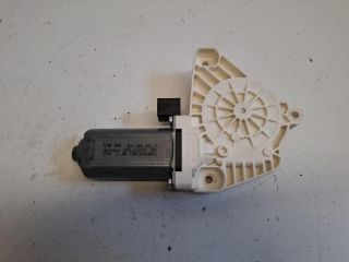 bontott VW GOLF VII Jobb első Ablakemelő Motor