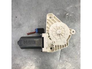 bontott VW GOLF VII Jobb első Ablakemelő Motor