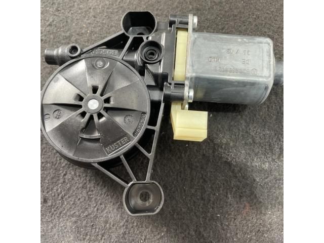 bontott VW GOLF VII Jobb első Ablakemelő Motor